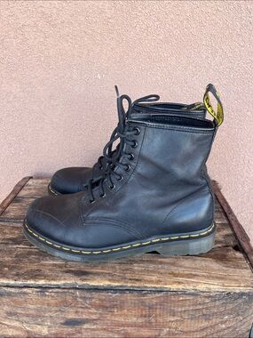 Dr Martens 1460 smooth leather boots